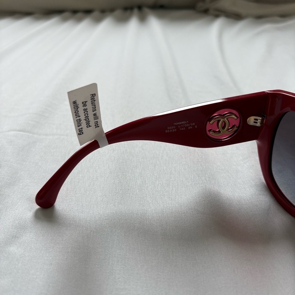CHANEL Butterfly Sunglasses - Picture 4 of 4